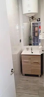 Un baño de Vallecas funcional