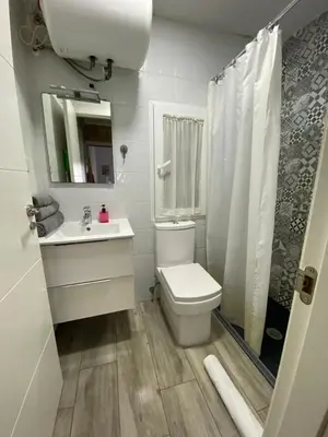 Un baño de Vallecas funcional