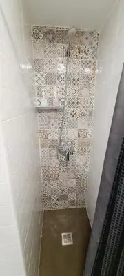 Un baño de Vallecas funcional