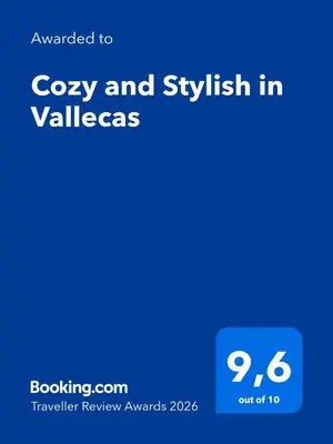 Certificado, premio, señal o documento que está expuesto en Cozy and Stylish in Vallecas