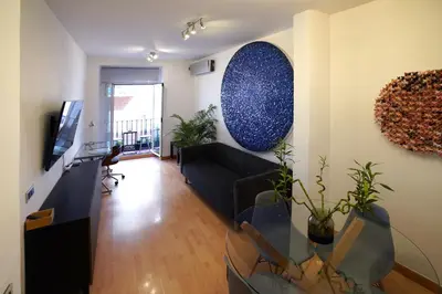 Una televisión o centro de entretenimiento en Efímera House Madrid