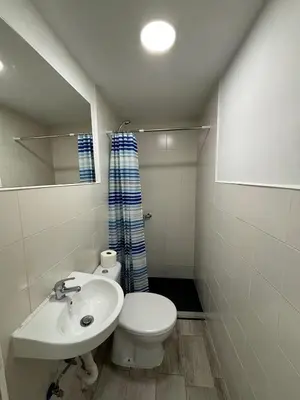 Un baño de VR20I Estudio Centro WIFI