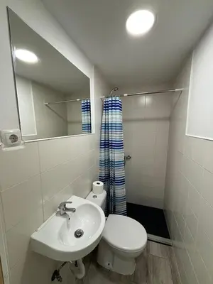 Un baño de VR20I Estudio Centro WIFI
