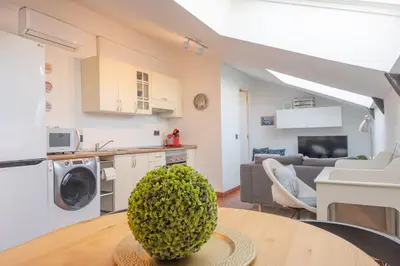 Una cocina o zona de cocina en Central and bright temporal penthouse Madrid center MYR137C