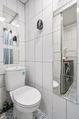 Un baño de Cosy loft in the centre of Madrid - Reloj D