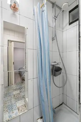 Un baño de Cosy loft in the centre of Madrid - Reloj D