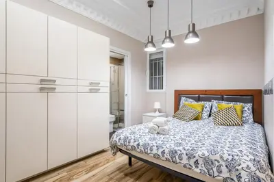 Cama o camas de una habitación en Modern studio near Gran Vía and key places - Reloj I
