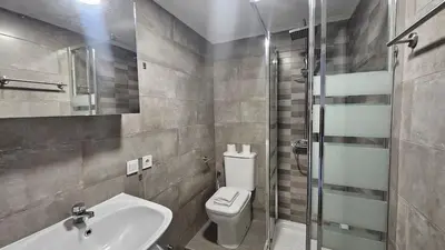 Un baño de Estudio en Gran Via centro