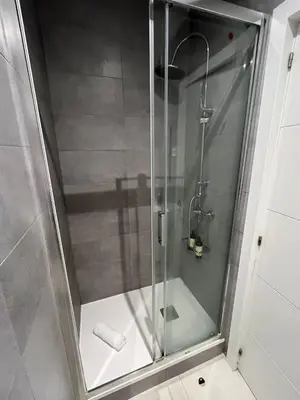 Un baño de Apartamento Retiro-Ibiza IV