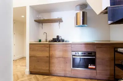 Una cocina o zona de cocina en 2- Hotel-style Duplex in Puerta del Sol - Central & Cozy