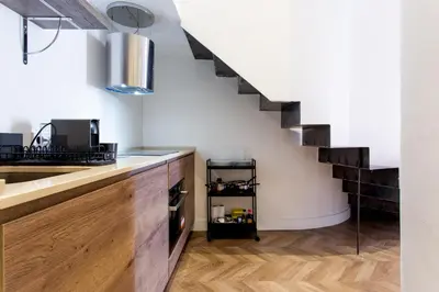 Una cocina o zona de cocina en 2- Hotel-style Duplex in Puerta del Sol - Central & Cozy