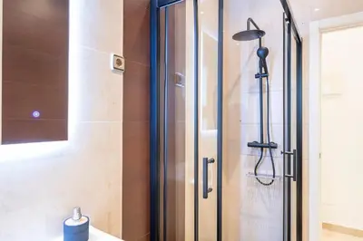 Plano de Exclusivo apartamento en el centro by beBalmy