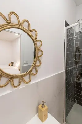 Un baño de Alexa Host Centro