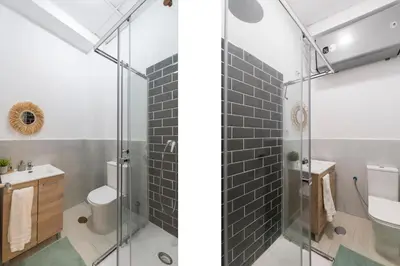 Un baño de Alexa Host Centro