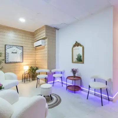 Alexa Host Centro