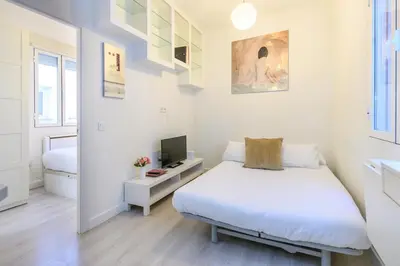 Cama o camas de una habitación en TEMPORAL apartment 1 bedroom flat a few metres from the city centre AMA2721