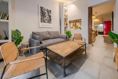 Zona de estar de Rustic Cool Interior Design en Plaza España al pie de Gran Vía