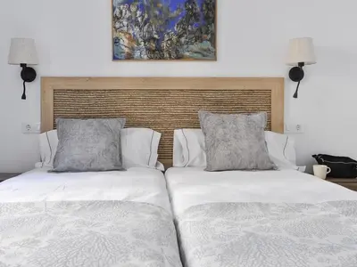 Cama o camas de una habitación en Apartment Bravo Murillo 2 rooms near Bernabeu