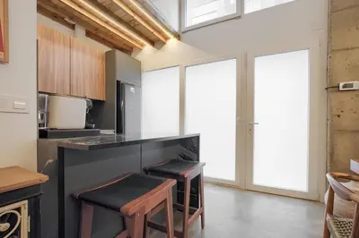 Una cocina o zona de cocina en Beautiful apartment in the center surrounded by parks