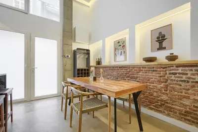 Plano de Beautiful apartment in the center surrounded by parks