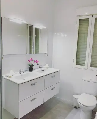 Un baño de Modern Apartment I in Madrid