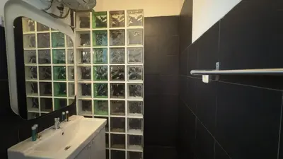 Un baño de Bright Apartment in the Heart of Lavapies - B41