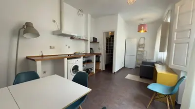 Una cocina o zona de cocina en Bright Apartment in the Heart of Lavapies - B41