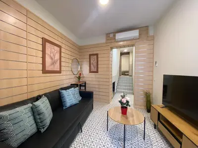 Una televisión o centro de entretenimiento en Orquidea