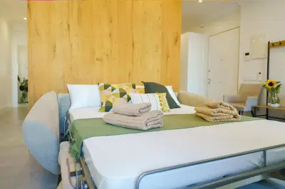 Cama o camas de una habitación en Exclusive temporary flat with central balconies Temporal AFI332D