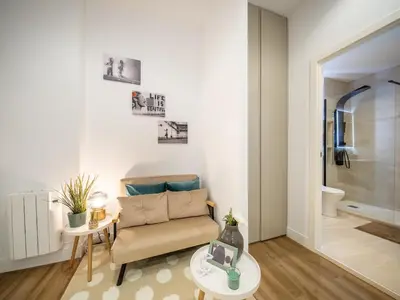 Un baño de The Glass Cube
