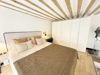 Cama o camas de una habitación en La Vida Malasana Central Apartment for 4 Guests