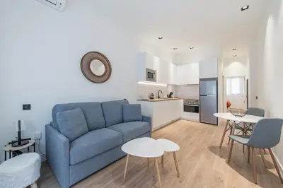 Una cocina o zona de cocina en Acogedor Apartamento en Azca QA