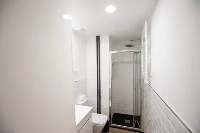 Un baño de Apartamentos corazón de Chamberí