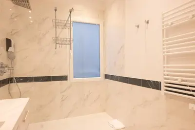 Un baño de Temporary central apartment in the Retiro Temporal IBI385A