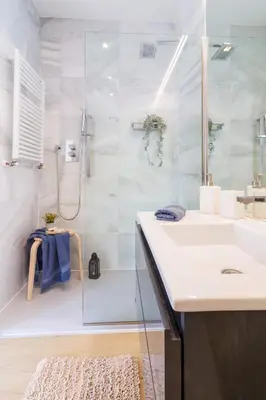 Un baño de Remarkable 1BR with lovely decor in Chueca