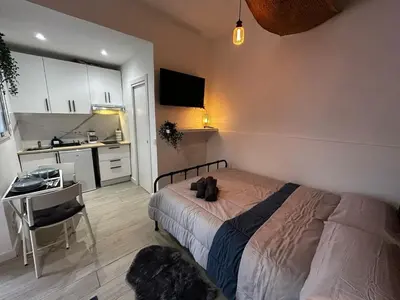 Una cocina o zona de cocina en Hermoso apartamento estudio en el centro de Madrid