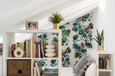 Biblioteca en el apartamento