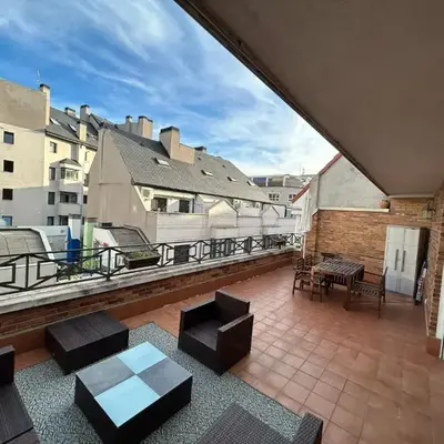 Spacious and bright penthouse with Terrace