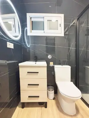 Un baño de Céntrico, luminoso y nuevo