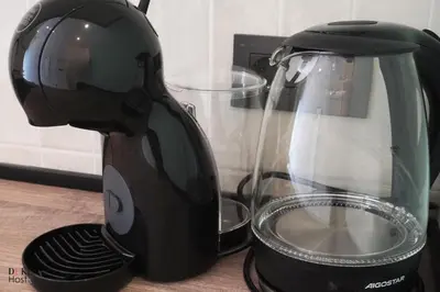 Utensilios para hacer té y café en CH Plaza Elíptica 1