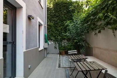Un balcón o terraza de Habitaciones con estilo y comodidad en el centro de Madrid