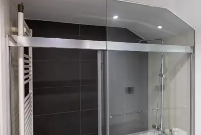 Un baño de Ático con estilo en Madrid
