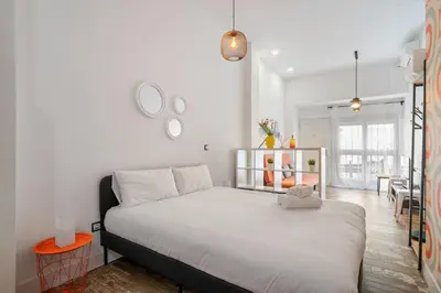 Cama o camas de una habitación en Charming flat in Madrid Rio - Monedero