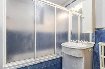 Un baño de AH -Tu piso ideal en Retiro - Moderno y con estilo