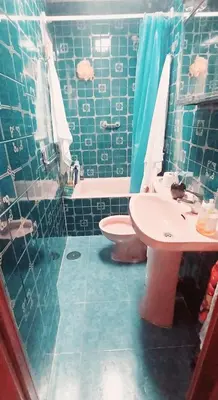 Un baño de Habitación privada en apartamento compartido