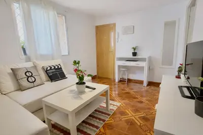 Una televisión o centro de entretenimiento en Apartment in Madrid Río, céntrico