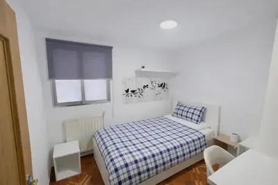 Cama o camas de una habitación en Apartment in Madrid Río, céntrico