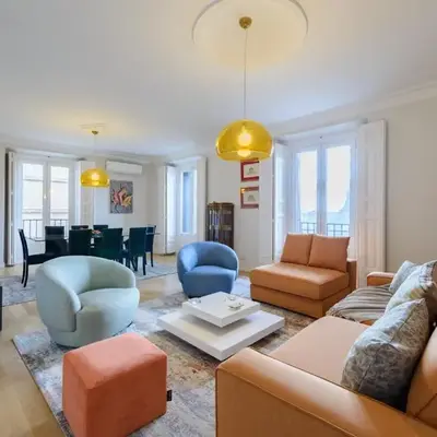 Apartamento con vistas impresionantes 170m2 muy amplio y lujoso- 1 Min Plaza Mayor