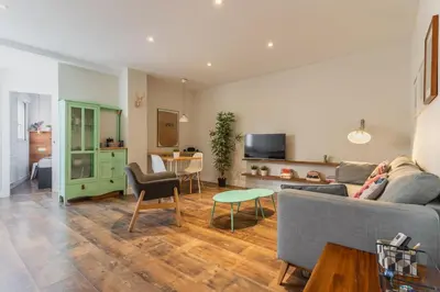 Una televisión o centro de entretenimiento en Modern stylish -1BD 1BATH-Lavapiés
