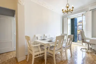 Plano de Cozy apartment with balconies in the center of Temporal TOL254
